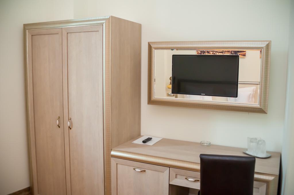 Euro Hotel Grivita Bukarest Zimmer foto